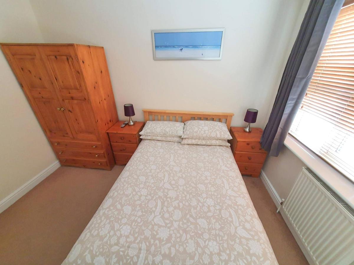 Friars Walk Houses With 2 Bedrooms, 2 Bathrooms, Fast Wi-Fi And Private Parking Sittingbourne Exterior photo