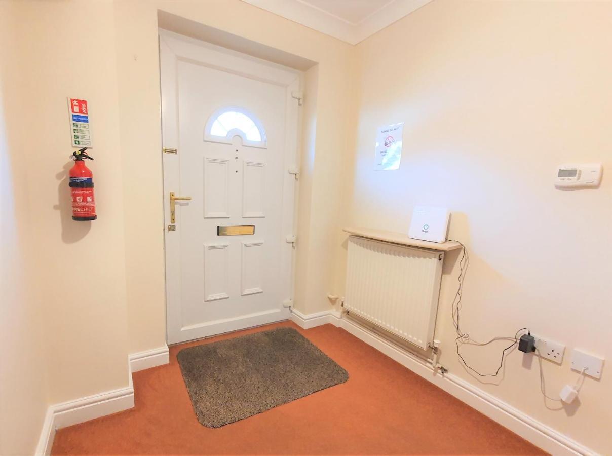 Friars Walk Houses With 2 Bedrooms, 2 Bathrooms, Fast Wi-Fi And Private Parking Sittingbourne Exterior photo