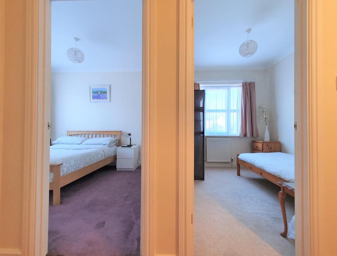 Friars Walk Houses With 2 Bedrooms, 2 Bathrooms, Fast Wi-Fi And Private Parking Sittingbourne Exterior photo